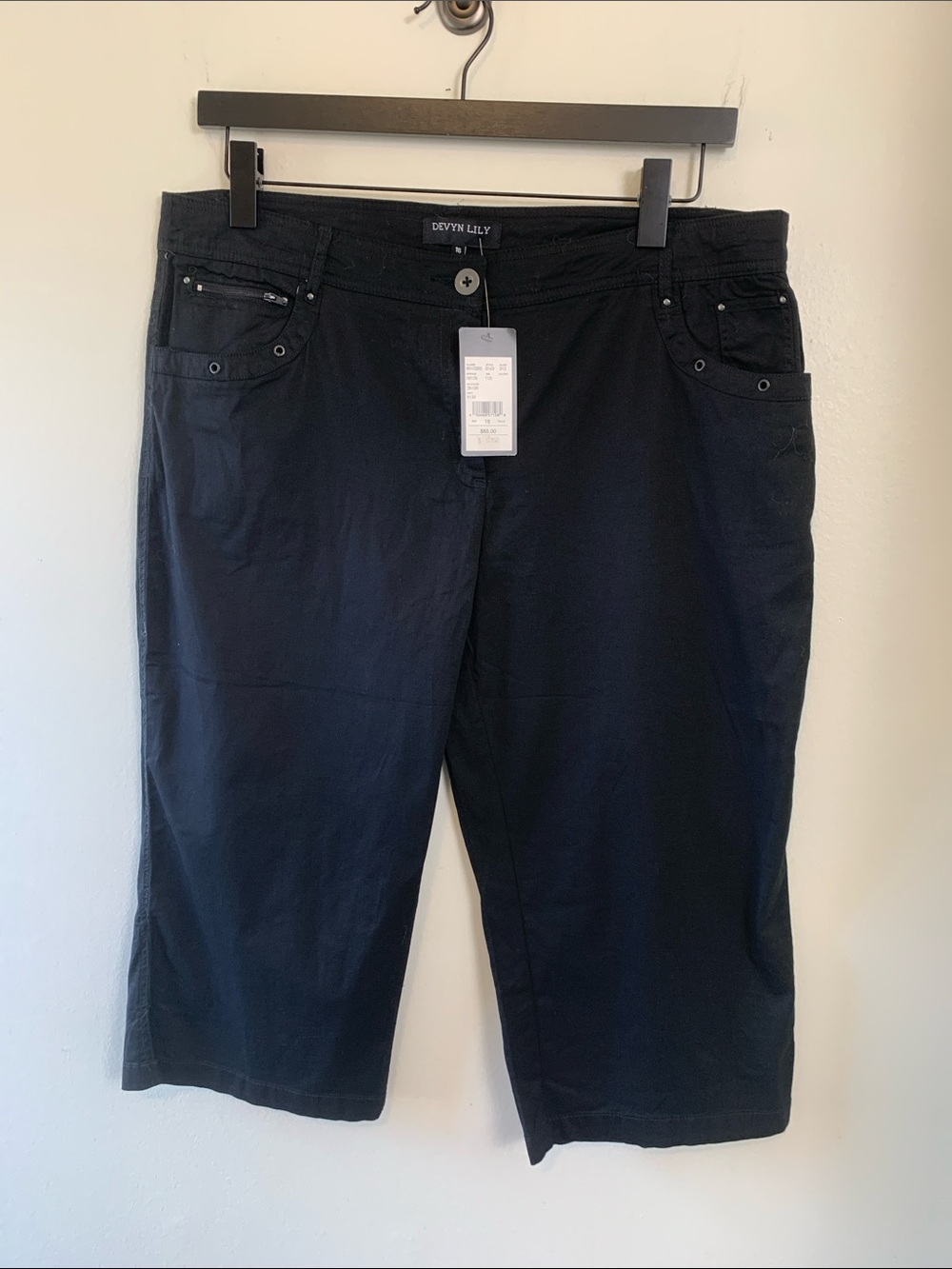 Laura NWT Black Capris, Cotton Spandex, Pockets, Lightweight
